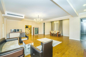 3-Bedrooms Apartment